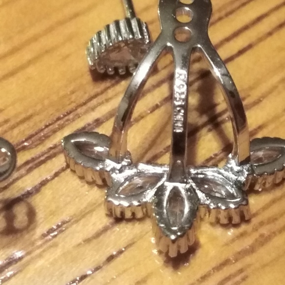 Pear cz stud curtain sterling silver earrings - Picture 2 of 4